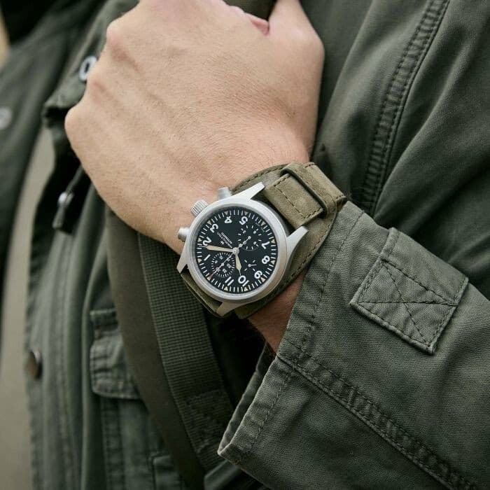 Découvrez la Montre Hamilton Khaki Field Auto Chrono (H71706830)!